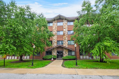 Tiny photo for 2311 183rd Street #104, Homewood, IL 60430 (MLS # 12649976)