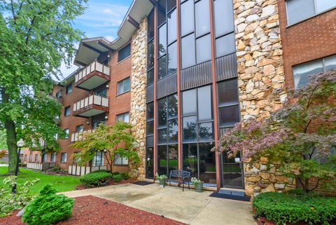Tiny photo for 2311 183rd Street #104, Homewood, IL 60430 (MLS # 12649976)