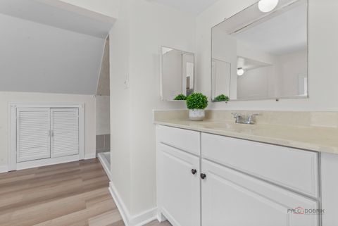 Tiny photo for Mundelein, IL 60060 (MLS # 12545471)