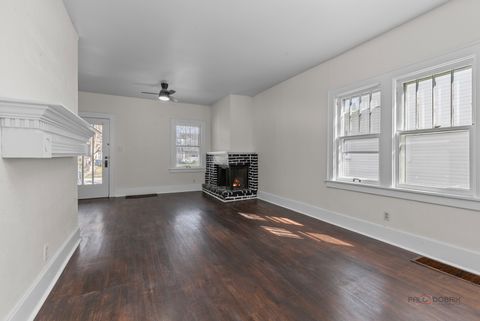 Tiny photo for Mundelein, IL 60060 (MLS # 12545471)