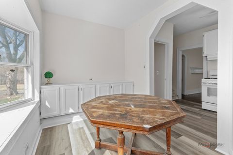 Tiny photo for Mundelein, IL 60060 (MLS # 12545471)