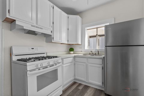 Tiny photo for Mundelein, IL 60060 (MLS # 12545471)