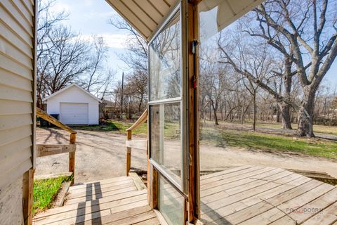 Tiny photo for Mundelein, IL 60060 (MLS # 12545471)