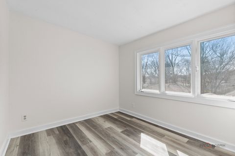 Tiny photo for Mundelein, IL 60060 (MLS # 12545471)