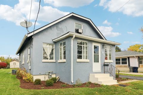 Tiny photo for 796 Parkway Avenue, Elgin, IL 60120 (MLS # 12609655)