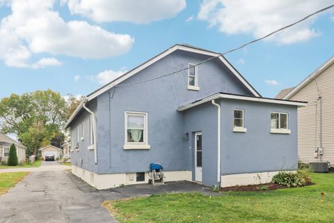 Tiny photo for 796 Parkway Avenue, Elgin, IL 60120 (MLS # 12609655)