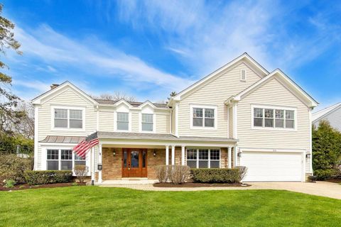 Photo of 1212 W Clarendon Road, Arlington Heights, IL 60004 (MLS # 12640737)