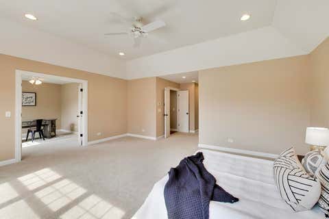 Tiny photo for 1212 W Clarendon Road, Arlington Heights, IL 60004 (MLS # 12640737)