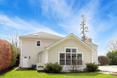 Tiny photo for 1212 W Clarendon Road, Arlington Heights, IL 60004 (MLS # 12640737)
