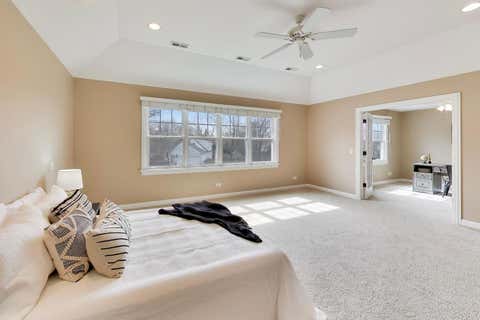 Tiny photo for 1212 W Clarendon Road, Arlington Heights, IL 60004 (MLS # 12640737)