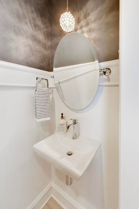 Tiny photo for 1212 W Clarendon Road, Arlington Heights, IL 60004 (MLS # 12640737)