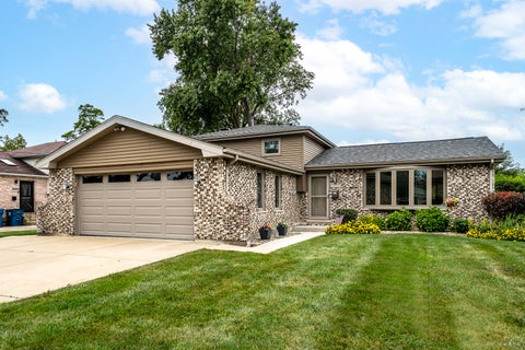 Tiny photo for 14650 KOSTNER Avenue, Midlothian, IL 60445 (MLS # 12752396)