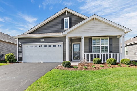 Photo of 979 Crestview Lane, Pingree Grove, IL 60140 (MLS # 12646800)
