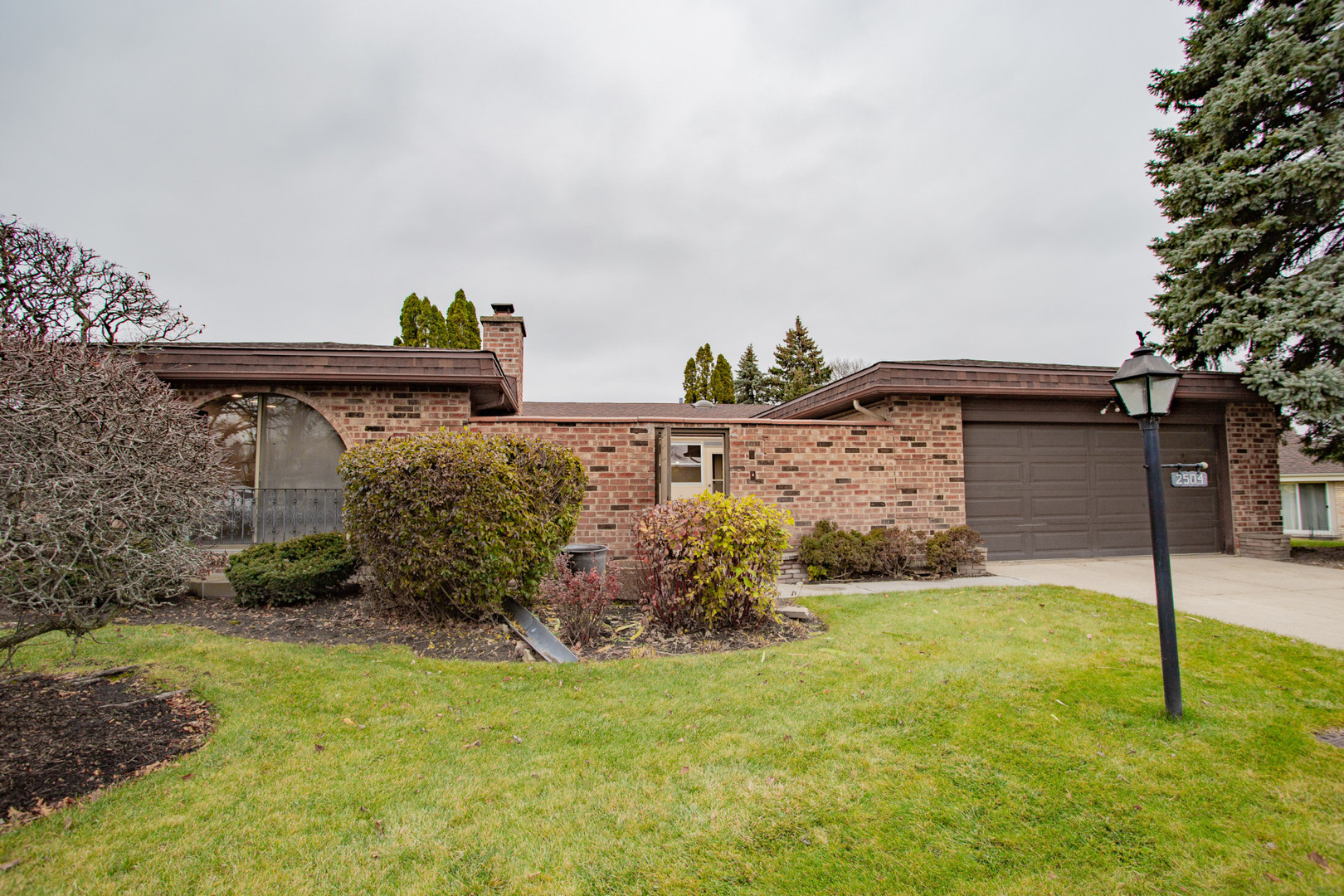 Northbrook, Illinois 60062, United States, 2 Bedrooms Bedrooms, ,3 BathroomsBathrooms,Residential,Contingent,246933