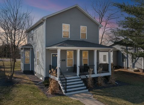 Tiny photo for Bloomington, IL 61701 (MLS # 12589952)