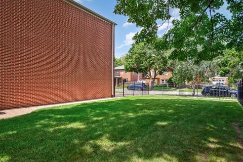 Tiny photo for 2851 W Rascher Avenue, Chicago, IL 60625 (MLS # 12449063)