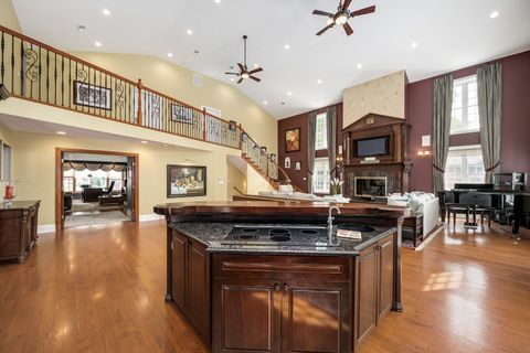 Tiny photo for 2851 W Rascher Avenue, Chicago, IL 60625 (MLS # 12449063)