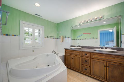 Tiny photo for 2851 W Rascher Avenue, Chicago, IL 60625 (MLS # 12449063)