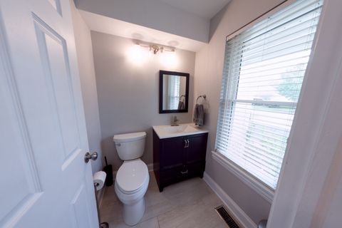 Tiny photo for 1284 Regent Drive, Mundelein, IL 60060 (MLS # 12655135)