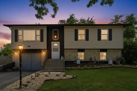 Tiny photo for 5101 Riverside Drive, Richton Park, IL 60471 (MLS # 12651468)