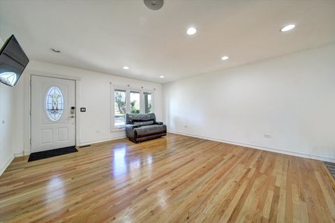 Tiny photo for 1691 JEFFREY Avenue, Glendale Heights, IL 60139 (MLS # 12516459)