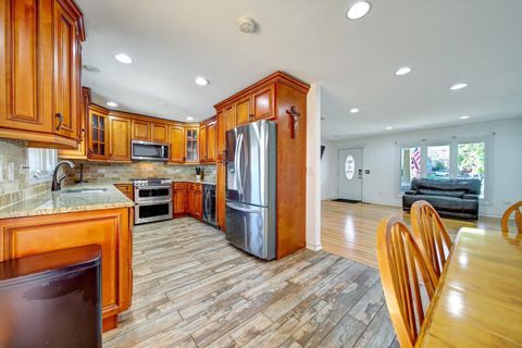 Tiny photo for 1691 JEFFREY Avenue, Glendale Heights, IL 60139 (MLS # 12516459)