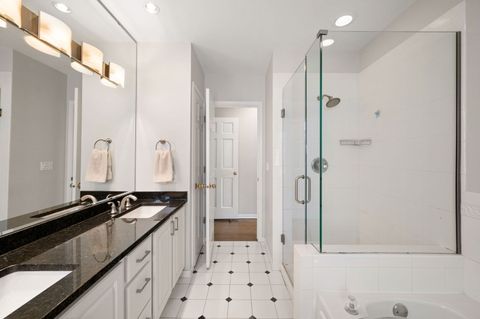 Tiny photo for 913 W ALTGELD Street #4W, Chicago, IL 60614 (MLS # 12444858)