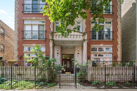 Photo of 913 W ALTGELD Street #4W, Chicago, IL 60614 (MLS # 12444858)
