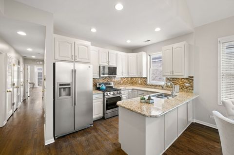 Tiny photo for 913 W ALTGELD Street #4W, Chicago, IL 60614 (MLS # 12444858)