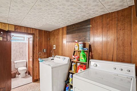 Tiny photo for 5501 W 102nd Street, Oak Lawn, IL 60453 (MLS # 12556198)