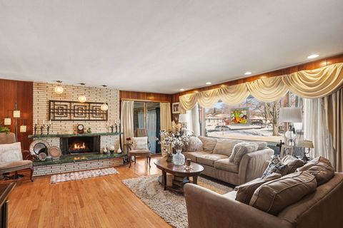 Tiny photo for 5501 W 102nd Street, Oak Lawn, IL 60453 (MLS # 12556198)