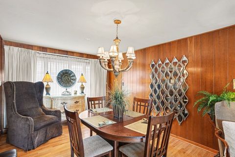 Tiny photo for 5501 W 102nd Street, Oak Lawn, IL 60453 (MLS # 12556198)