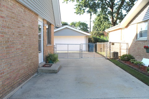 Tiny photo for 5237 Pleasant Lane, Crestwood, IL 60418 (MLS # 12744000)