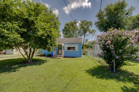 Photo of 525 E Hickory Street, Watseka, IL 60970 (MLS # 12404254)