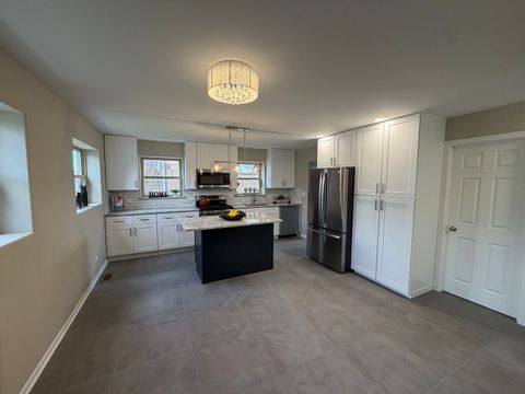 Tiny photo for 5743 W 79th Street, Burbank, IL 60459 (MLS # 12615689)