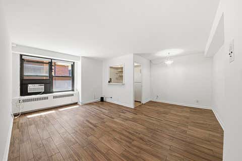 Tiny photo for 6118 N Sheridan Road #106, Chicago, IL 60660 (MLS # 12742741)