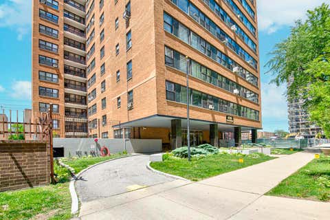 Photo of 6118 N Sheridan Road #106, Chicago, IL 60660 (MLS # 12742741)