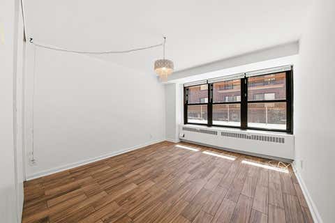 Tiny photo for 6118 N Sheridan Road #106, Chicago, IL 60660 (MLS # 12742741)