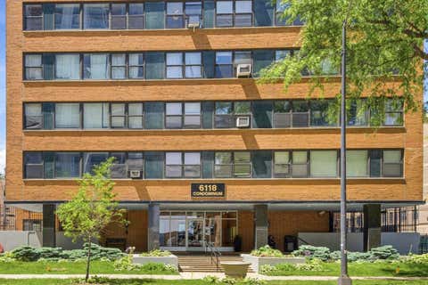 Tiny photo for 6118 N Sheridan Road #106, Chicago, IL 60660 (MLS # 12742741)