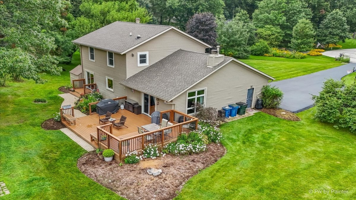 38W686 Ridgewood Lane