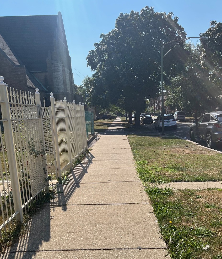 7731 S Laflin Street