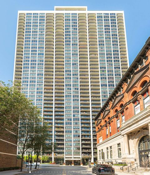 1560 N SANDBURG Terrace 4002 Chicago IL 60610