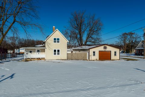 Photo of 522 E 5th Street, Kewanee, IL 61443 (MLS # 12536695)