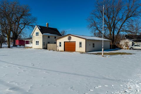 Tiny photo for 522 E 5th Street, Kewanee, IL 61443 (MLS # 12536695)