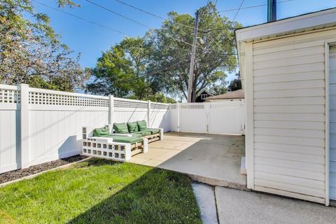 Tiny photo for 2811 Wisconsin Avenue, Berwyn, IL 60402 (MLS # 12462001)