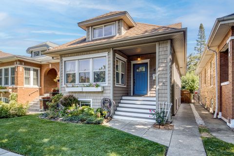 Photo of 5019 N Kilbourn Avenue, Chicago, IL 60630 (MLS # 12433743)