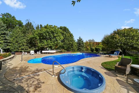 Tiny photo for 35080 N Oak Knoll Circle, Gurnee, IL 60031 (MLS # 12625123)