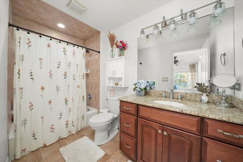 Tiny photo for 35080 N Oak Knoll Circle, Gurnee, IL 60031 (MLS # 12625123)