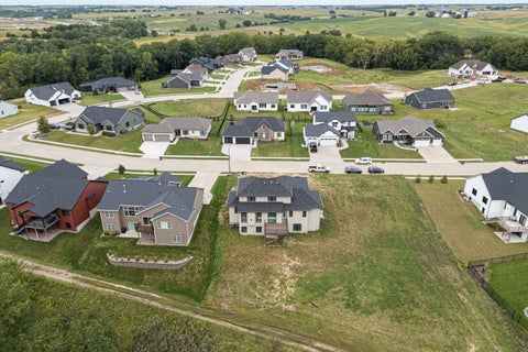 Tiny photo for 7125 Spring Creek Drive, Bettendorf, IA 52722 (MLS # 12791857)