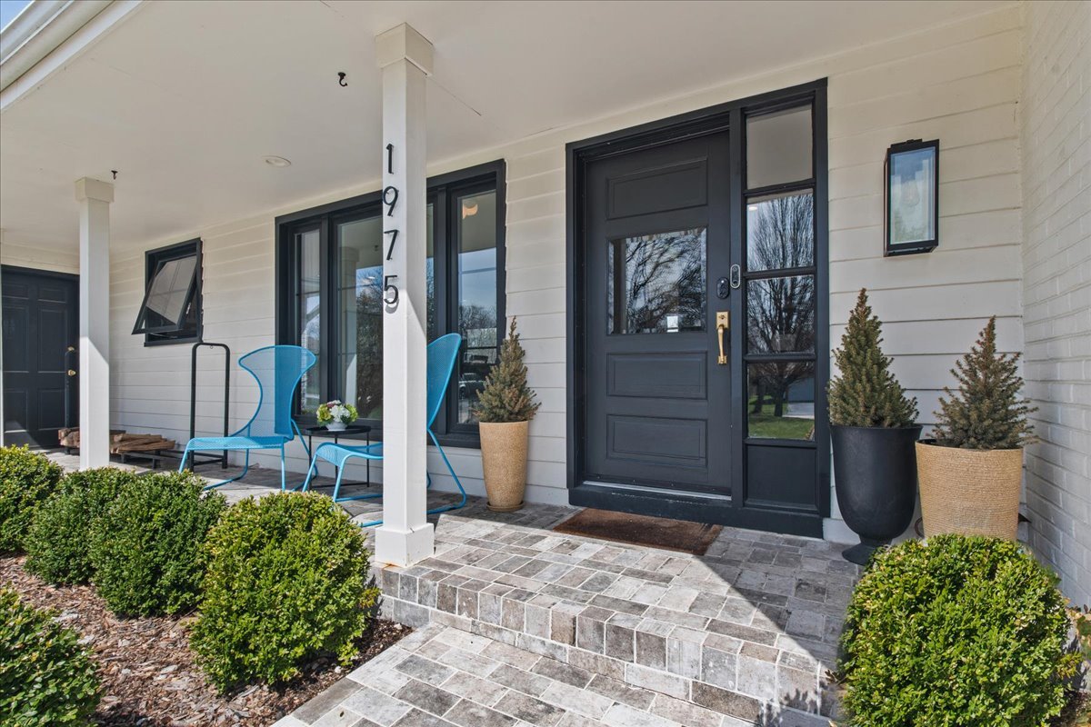 1975 Valley View Road